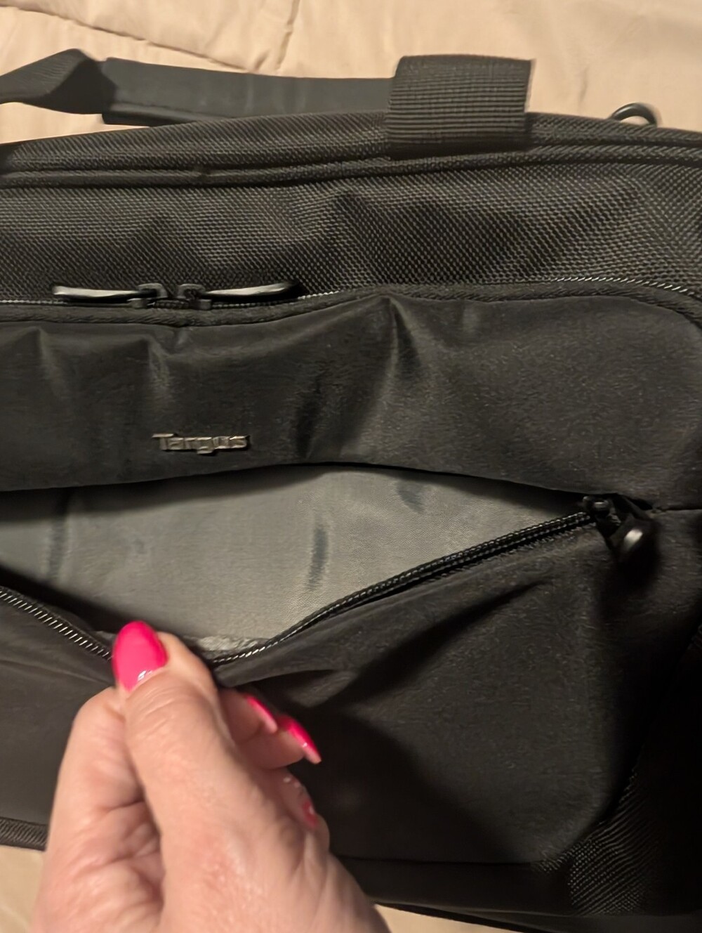 NWOT Targus Black Laptop Briefcase with Front Organizer Pocket - Picture 4 of 8